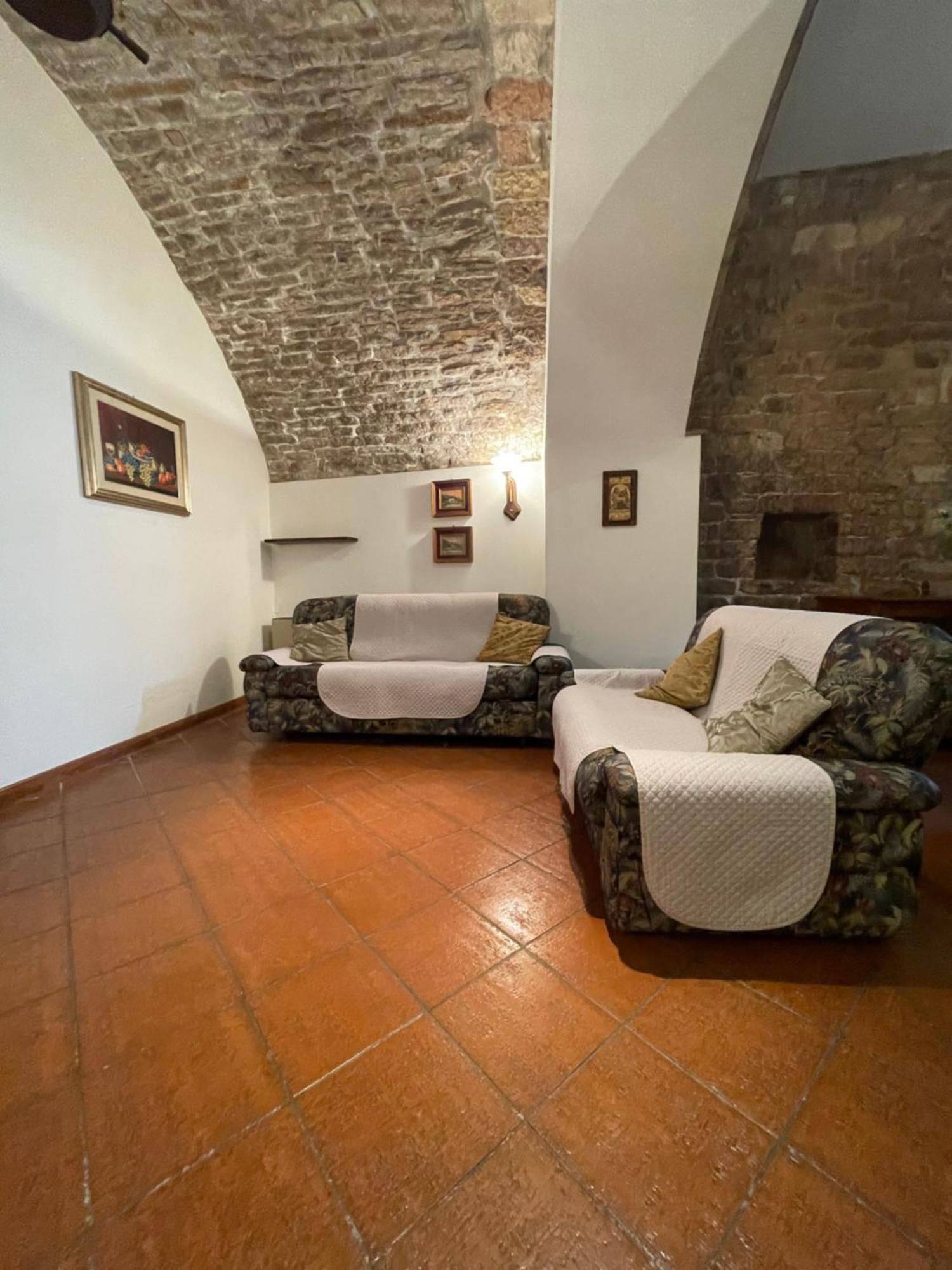 شقة Happy House - Porta San Giacomo أسيسي المظهر الخارجي الصورة