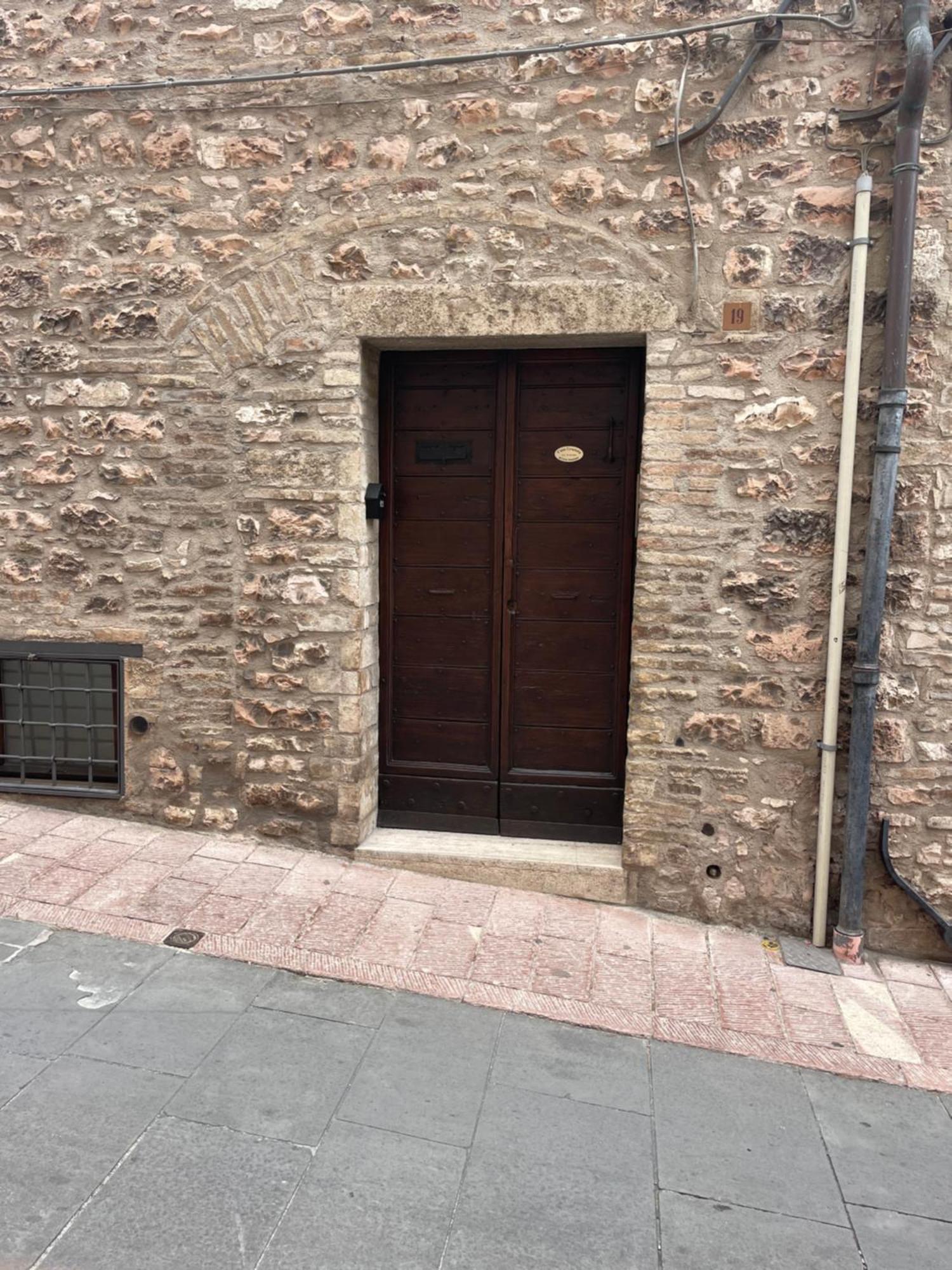 شقة Happy House - Porta San Giacomo أسيسي المظهر الخارجي الصورة